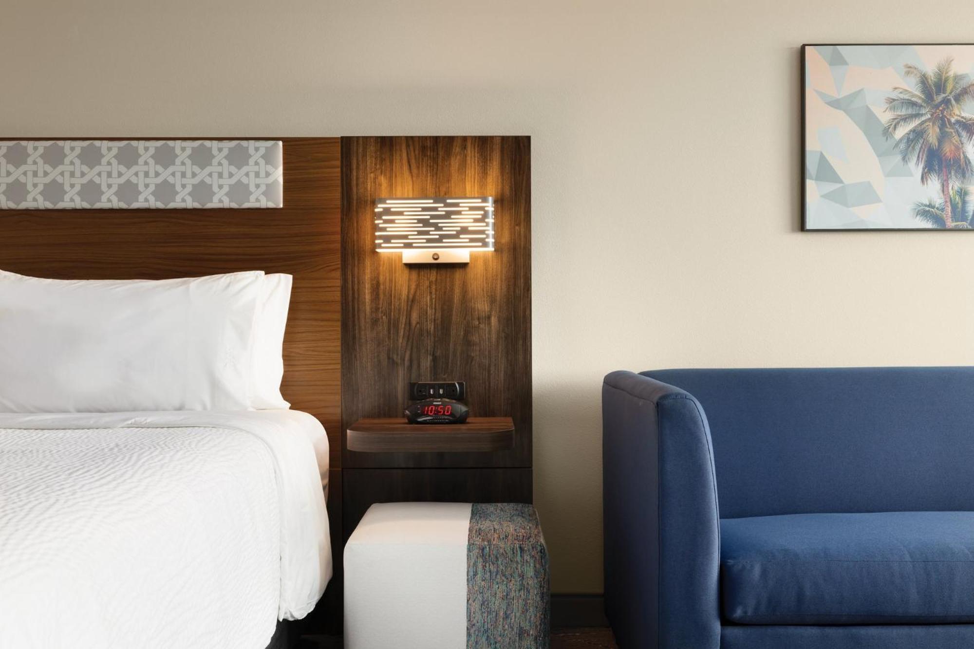 Holiday Inn Express Cape Canaveral By Ihg المظهر الخارجي الصورة